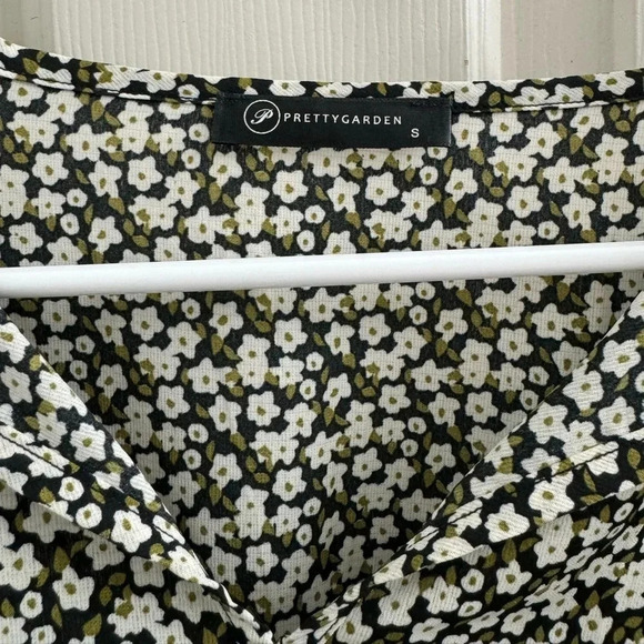 Amazon women’s short sleeve v neck ruffle floral print mini skater dress size s - Picture 4 of 8